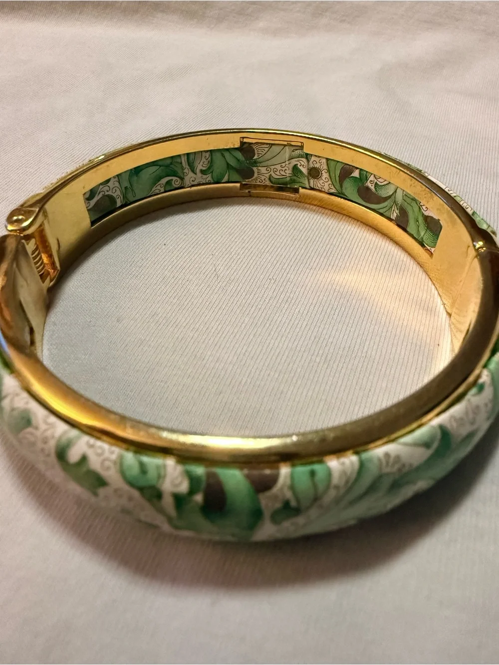 Stauer Florentina Verde Fiori hinged bangle bracelet, green